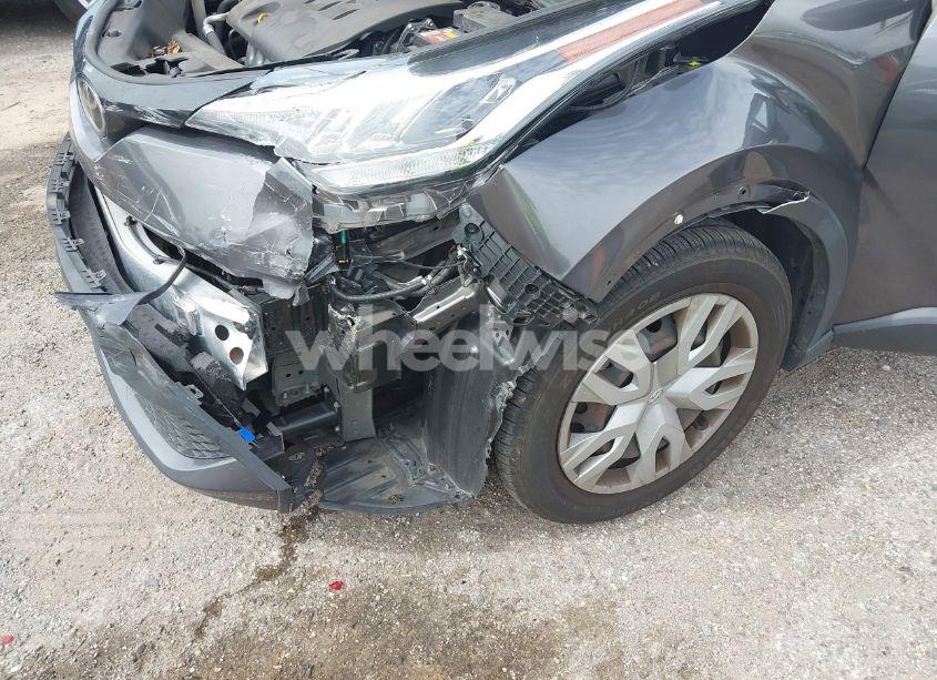 Photo 6 of 2021 Toyota C-hr LE (VIN JTNKHMBXXM1098016)