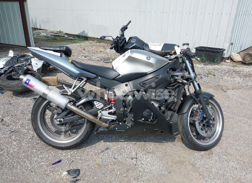 Photo 12 of 2003 Yamaha Yzfr6 L (VIN JYARJ06E13A004690)