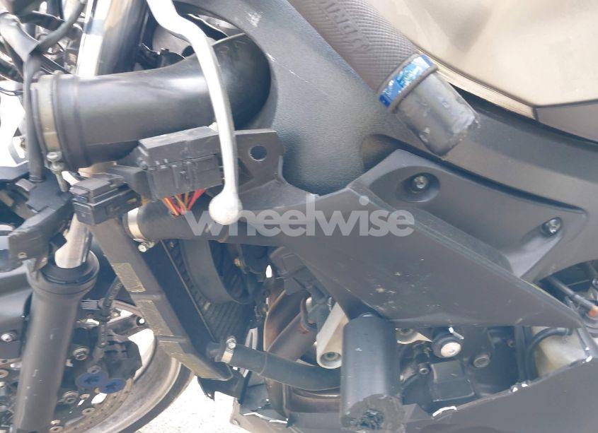 Photo 16 of 2003 Yamaha Yzfr6 L (VIN JYARJ06E13A004690)