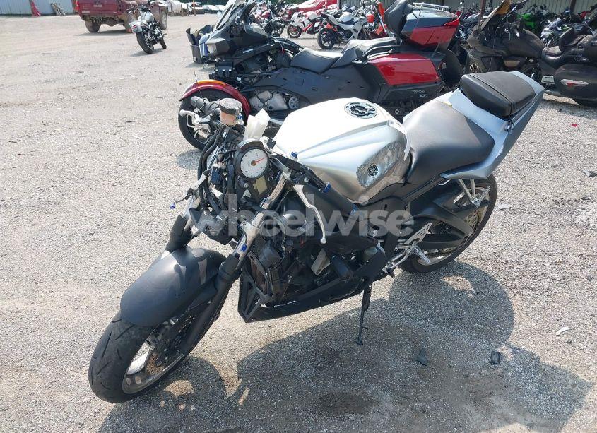 Photo 2 of 2003 Yamaha Yzfr6 L (VIN JYARJ06E13A004690)