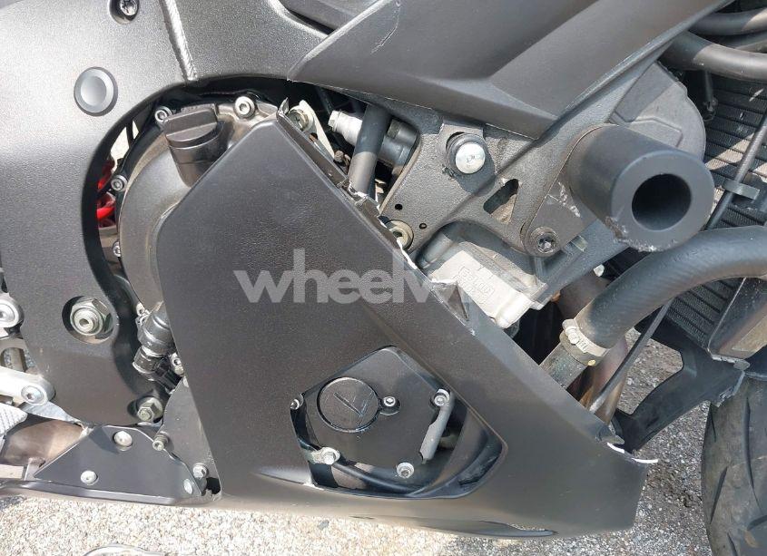 Photo 8 of 2003 Yamaha Yzfr6 L (VIN JYARJ06E13A004690)