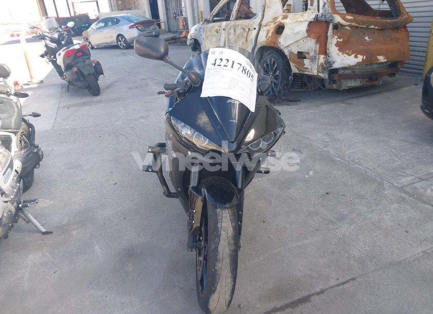 Photo 5 of 2005 Yamaha Yzfr6 L (VIN JYARJ06Y45A005295)