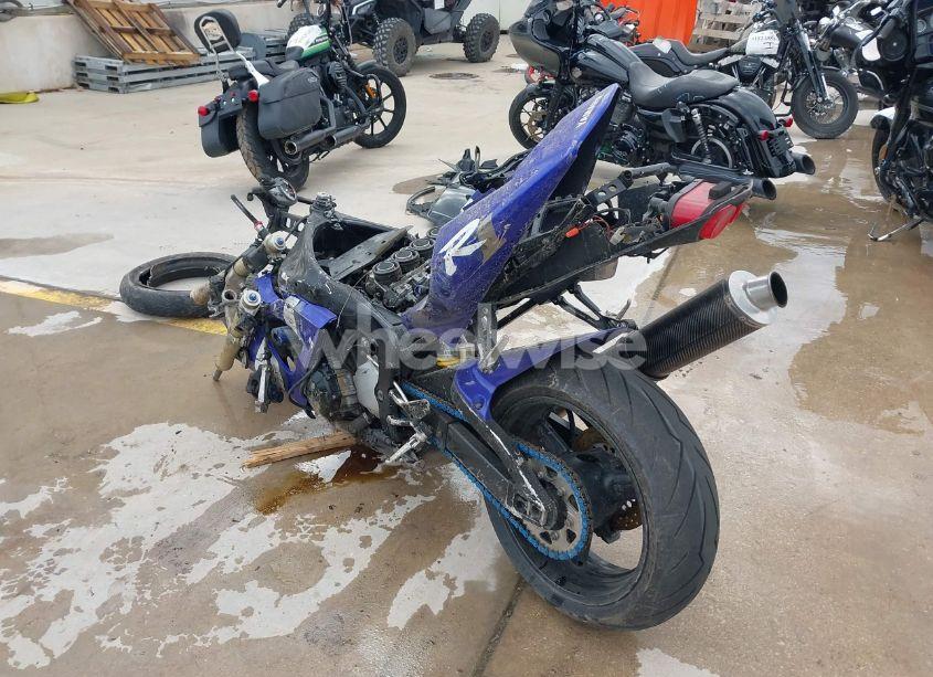 Photo 3 of 2000 Yamaha Yzfr1 (VIN JYARN05E3YA000623)