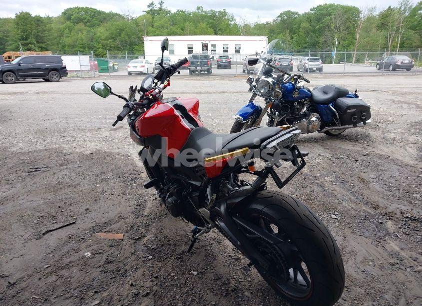 Photo 3 of 2014 Yamaha Fz09 (VIN JYARN33E0EA003835)