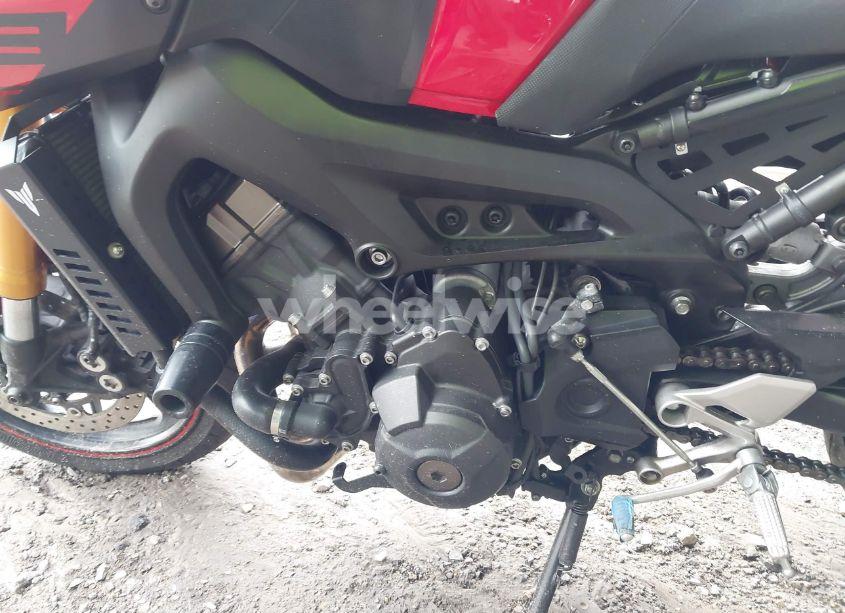 Photo 9 of 2014 Yamaha Fz09 (VIN JYARN33E0EA003835)
