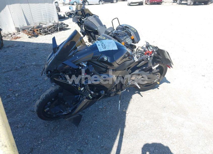 Photo 2 of 2020 Yamaha Yzfr1 (VIN JYARN66E7LA000635)