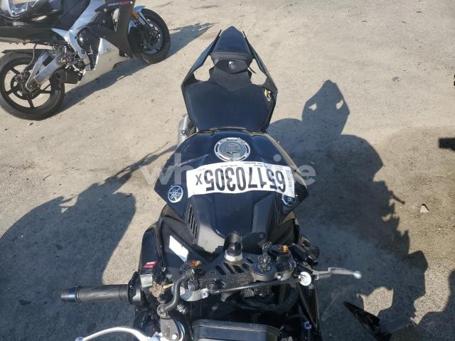 Photo 7 of 2024 YAMAHA YZFR1 (VIN JYARN66E7RA004113)