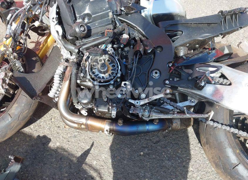 Photo 9 of 2024 Yamaha Yzfr1m (VIN JYARN67E3RA000655)