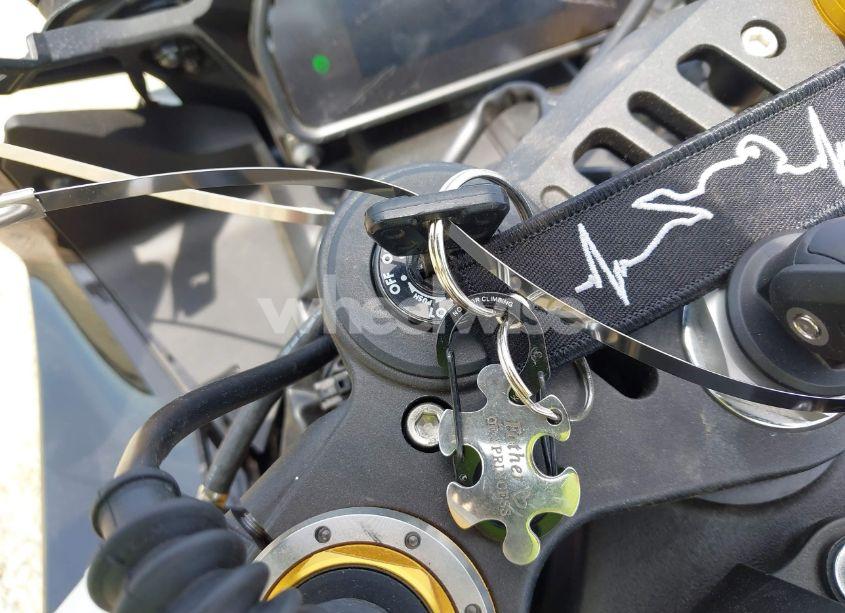 Photo 11 of 2024 Yamaha Yzfr1m (VIN JYARN67E3RA000705)