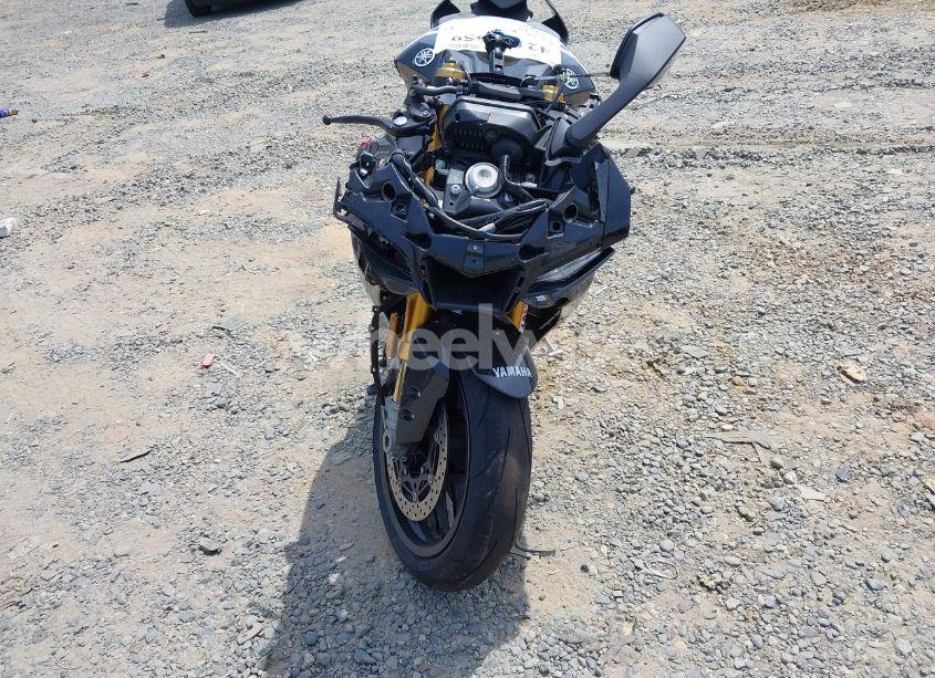 Photo 5 of 2024 Yamaha Yzfr1m (VIN JYARN67E3RA000705)