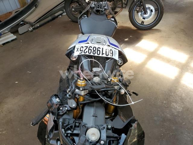 Photo 2 of 2024 YAMAHA YZFR1M (VIN JYARN67NXRA000488)