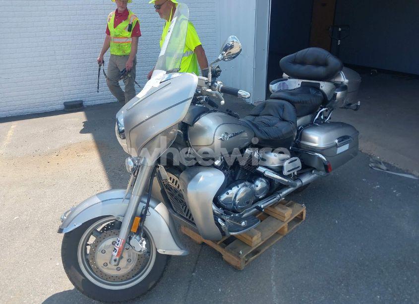 Photo 2 of 2005 Yamaha Xvz13 TF (VIN JYAVP04E85A009016)