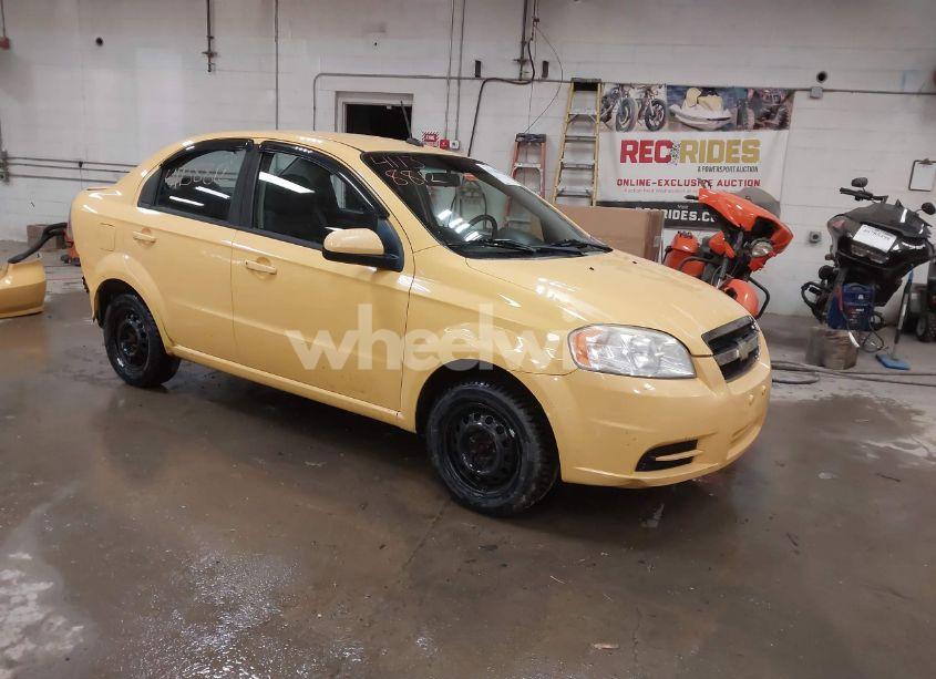 2010 Chevrolet Aveo LS (VIN KL1TD5DE2AB101431) main photo