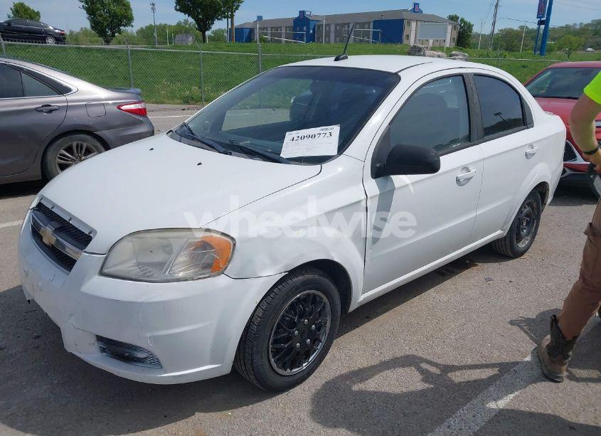 Photo 2 of 2011 Chevrolet Aveo 1LT (VIN KL1TD5DE7BB139819)