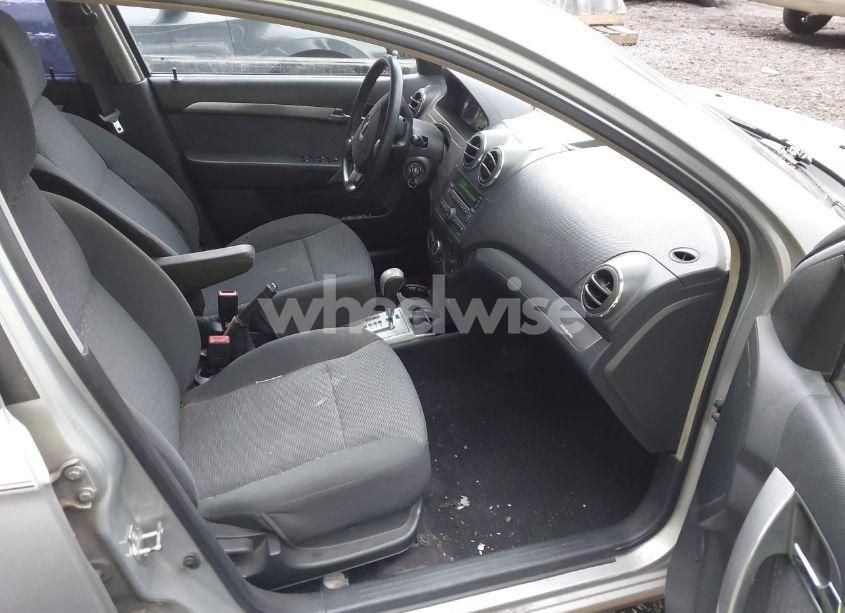 Photo 5 of 2009 Chevrolet Aveo LT (VIN KL1TG56E09B382175)