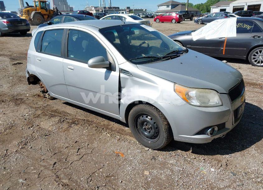 2010 Chevrolet Aveo LT (VIN KL1TG6DE2AB113141) main photo