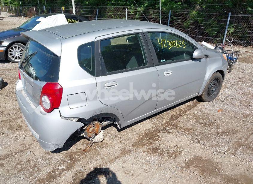 Photo 4 of 2010 Chevrolet Aveo LT (VIN KL1TG6DE2AB113141)