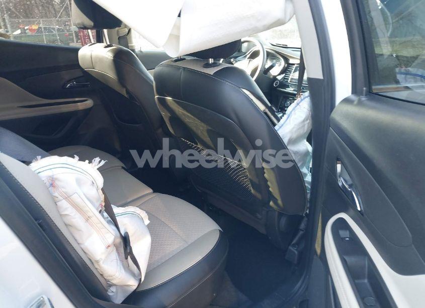 Photo 8 of 2019 Buick Encore FWD PREFERRED (VIN KL4CJASB3KB830570)