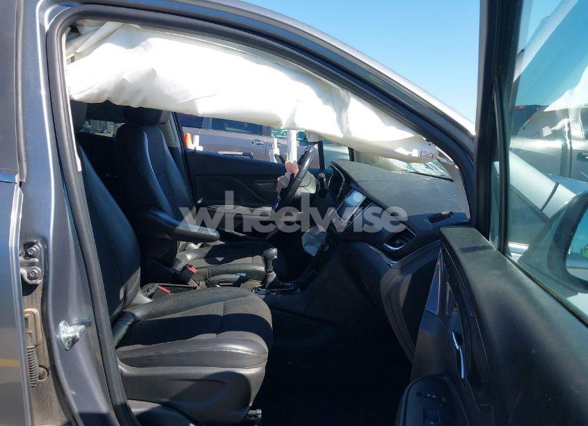 Photo 5 of 2019 Buick Encore FWD PREFERRED (VIN KL4CJASB6KB809910)