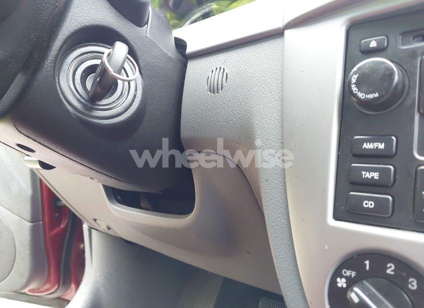 Photo 11 of 2005 Suzuki Forenza EX/LX (VIN KL5JJ86ZX5K103871)