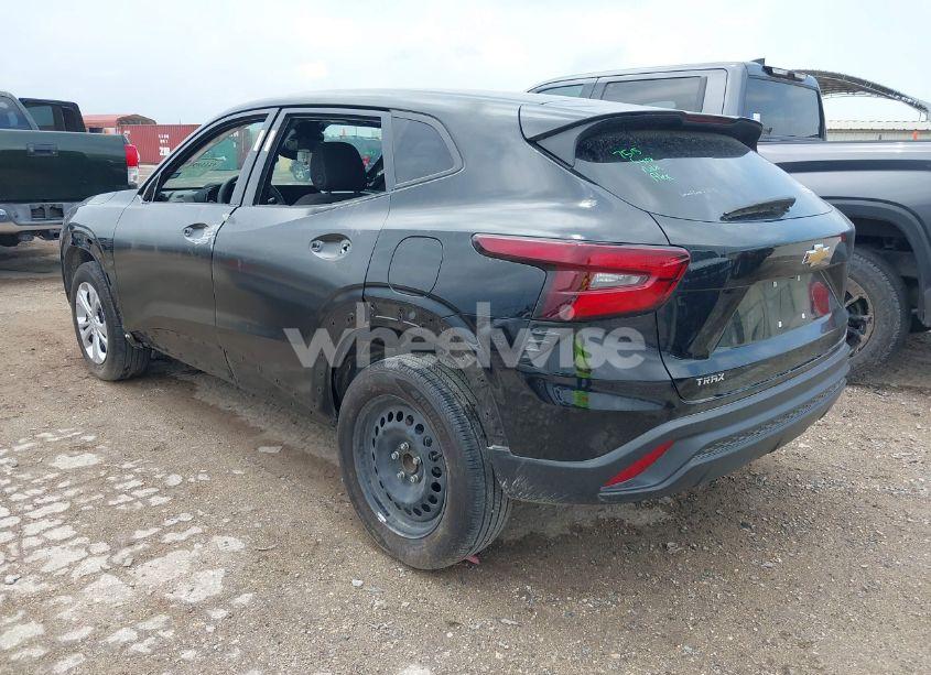 Photo 3 of 2024 Chevrolet Trax FWD SP (VIN KL77LFE20RC110378)