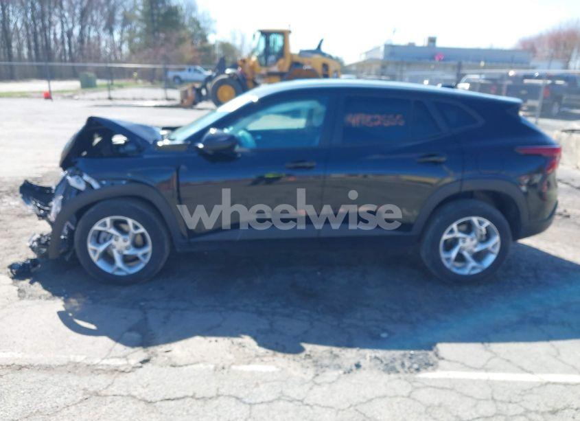 Photo 14 of 2024 Chevrolet Trax FWD SP (VIN KL77LFE25RC107816)