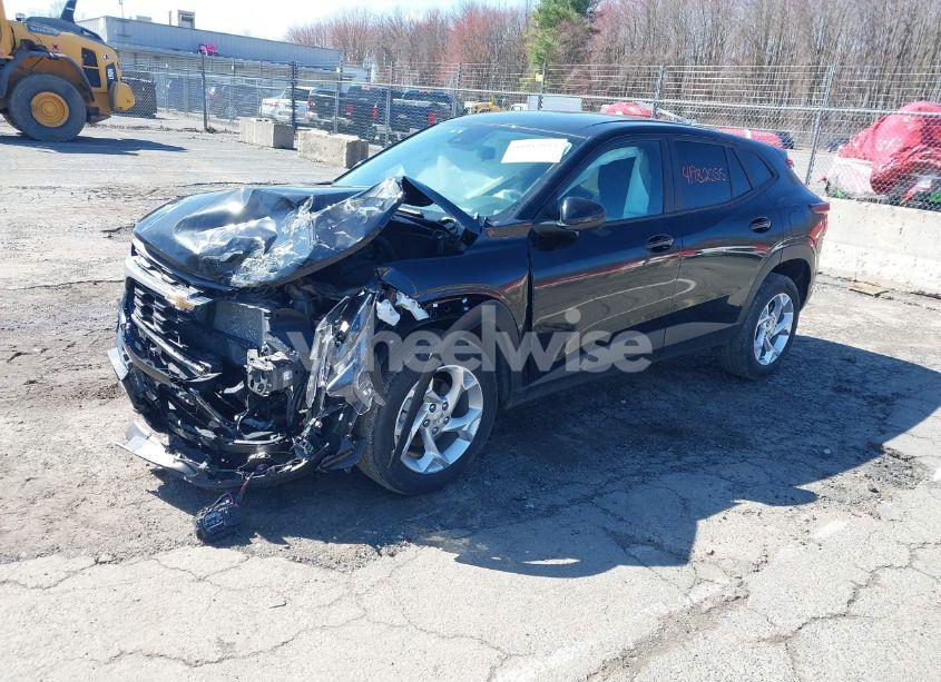 Photo 2 of 2024 Chevrolet Trax FWD SP (VIN KL77LFE25RC107816)