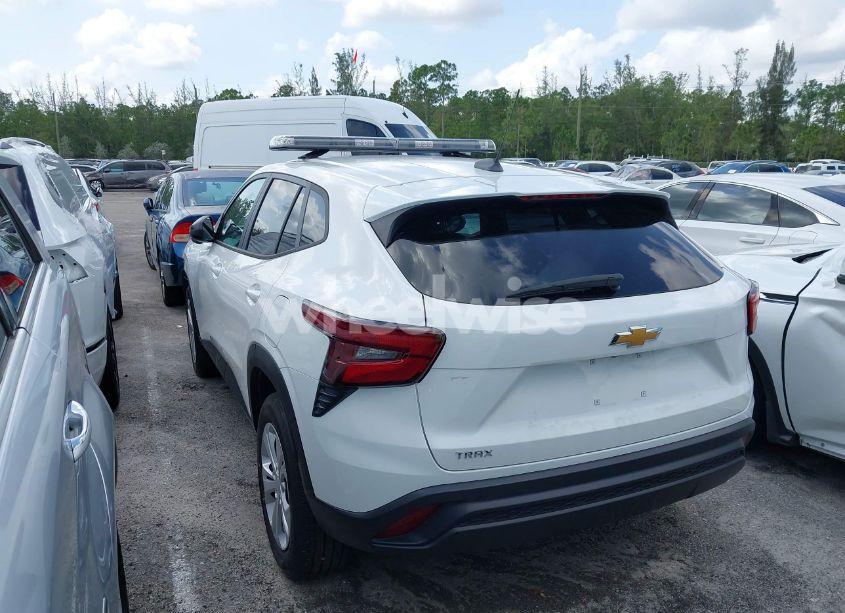 Photo 3 of 2024 Chevrolet Trax FWD SP (VIN KL77LFE28RC131351)