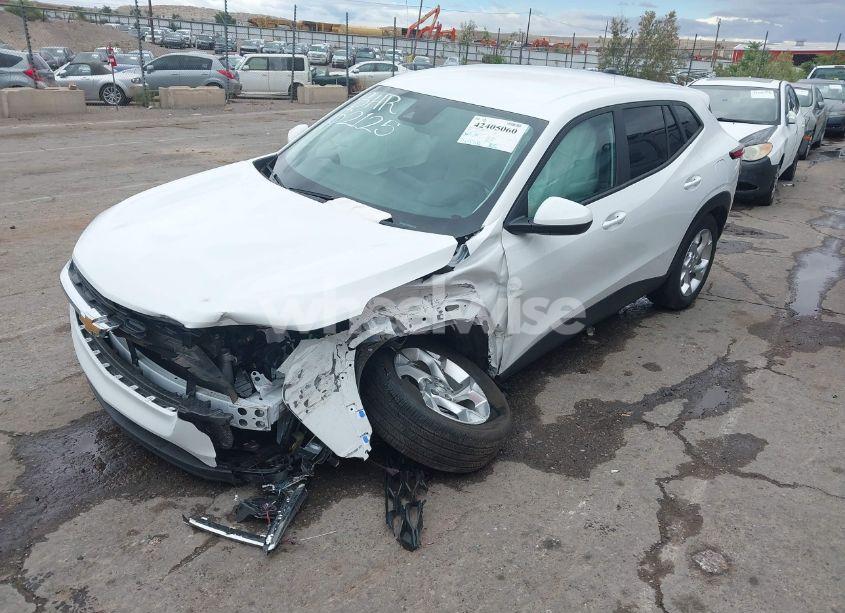 Photo 2 of 2024 Chevrolet Trax FWD SP (VIN KL77LFE2XRC234514)