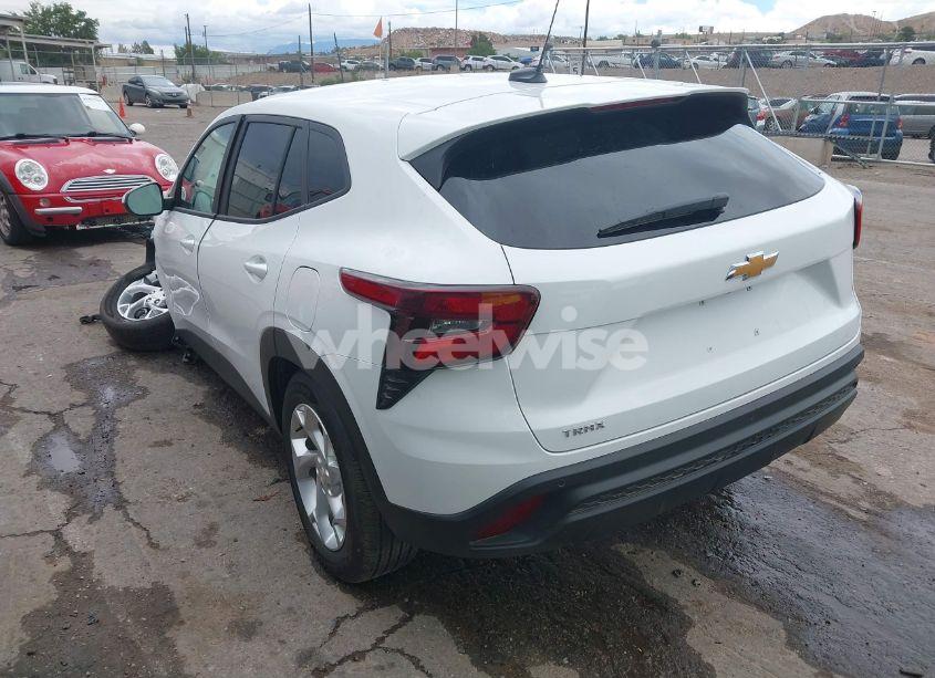 Photo 3 of 2024 Chevrolet Trax FWD SP (VIN KL77LFE2XRC234514)