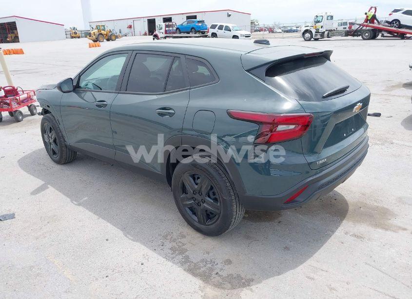 Photo 3 of 2025 Chevrolet Trax FWD LS (VIN KL77LFEP1SC074637)