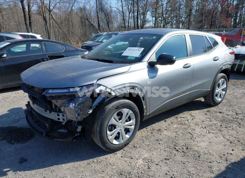 Photo 2 of 2025 Chevrolet Trax FWD LS (VIN KL77LFEP2SC055126)