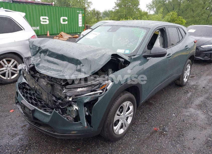 Photo 2 of 2025 Chevrolet Trax FWD LS (VIN KL77LFEP8SC142223)