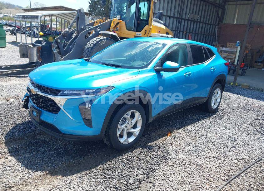 Photo 2 of 2025 Chevrolet Trax FWD LS (VIN KL77LFEP9SC071677)