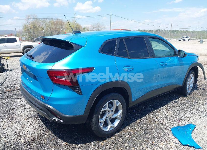 Photo 4 of 2025 Chevrolet Trax FWD LS (VIN KL77LFEP9SC071677)