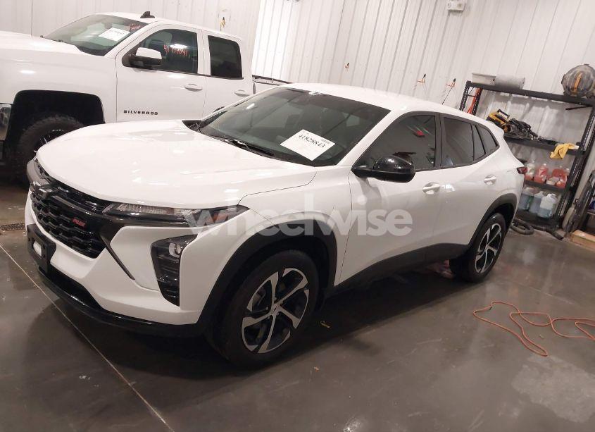 Photo 2 of 2024 Chevrolet Trax FWD 1RS (VIN KL77LGE20RC027412)