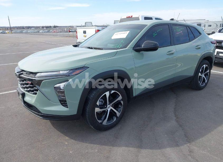 Photo 2 of 2024 Chevrolet Trax FWD 1RS (VIN KL77LGE20RC128952)