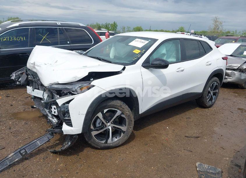 Photo 2 of 2024 Chevrolet Trax FWD 1RS (VIN KL77LGE24RC099326)