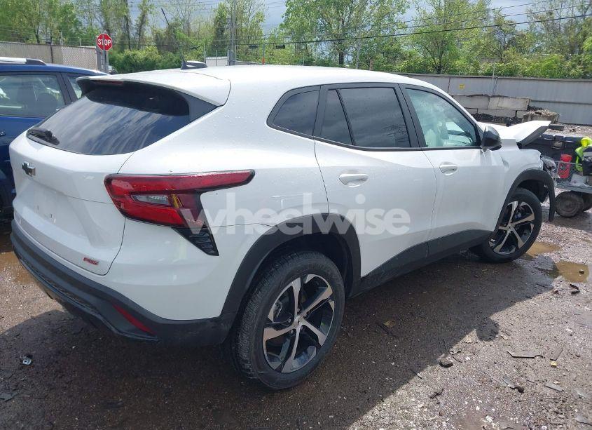 Photo 4 of 2024 Chevrolet Trax FWD 1RS (VIN KL77LGE24RC099326)