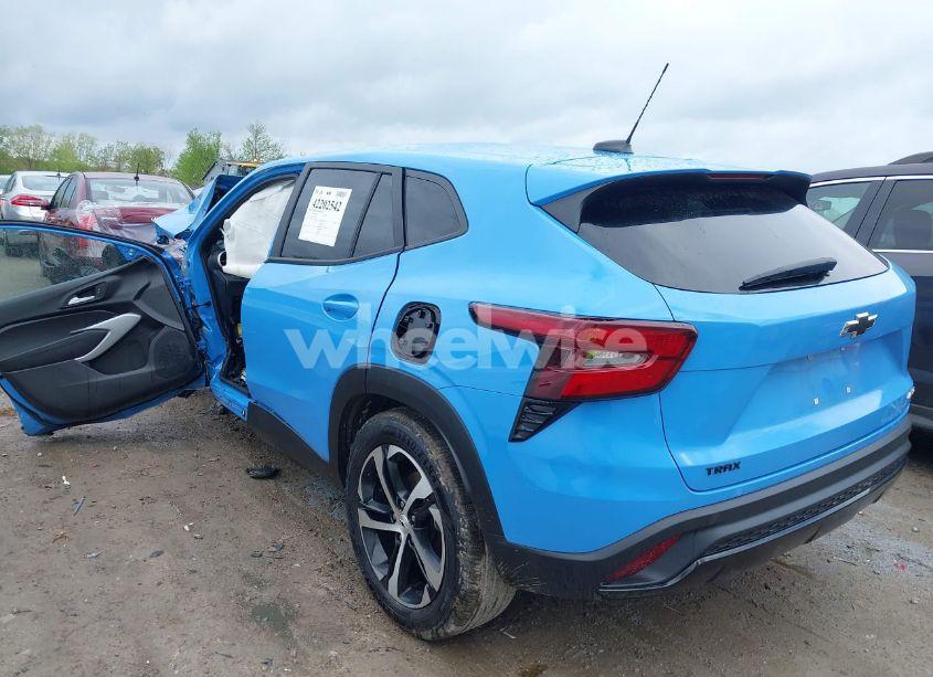 Photo 3 of 2024 Chevrolet Trax FWD 1RS (VIN KL77LGE24RC099424)