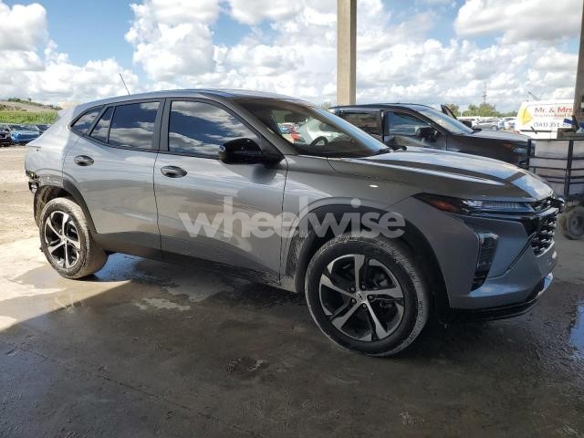 Photo 4 of 2024 CHEVROLET TRAX 1RS (VIN KL77LGE26RC039032)