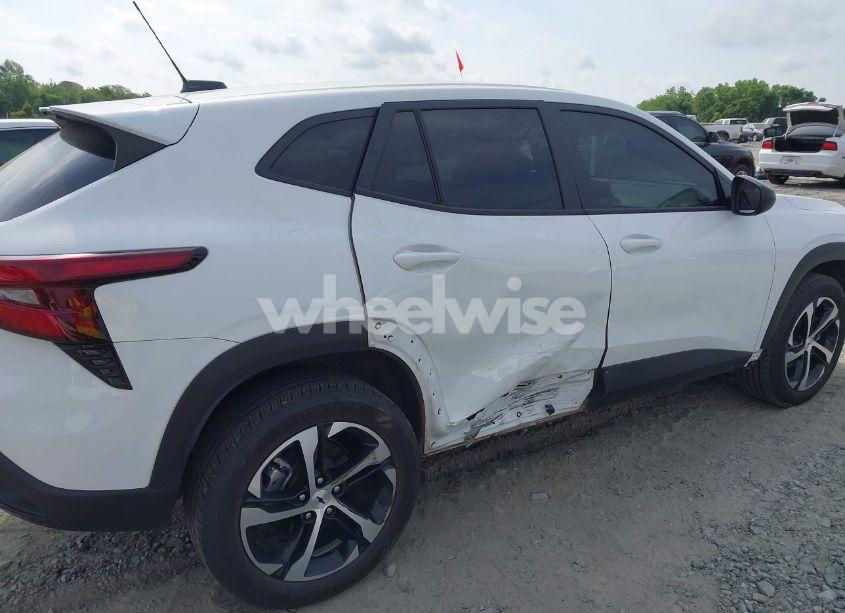 Photo 6 of 2024 Chevrolet Trax FWD 1RS (VIN KL77LGE28RC154408)