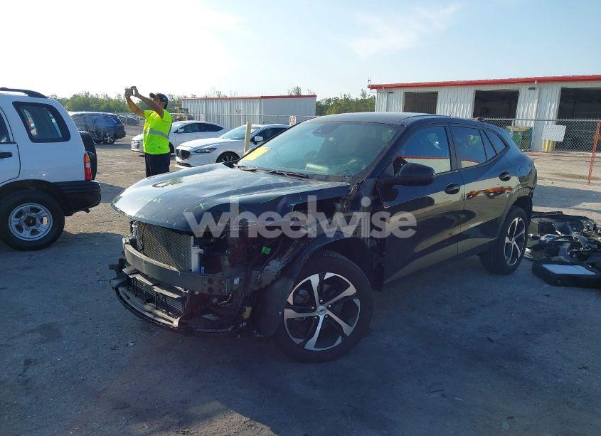 Photo 2 of 2024 Chevrolet Trax FWD 1RS (VIN KL77LGE29RC078021)