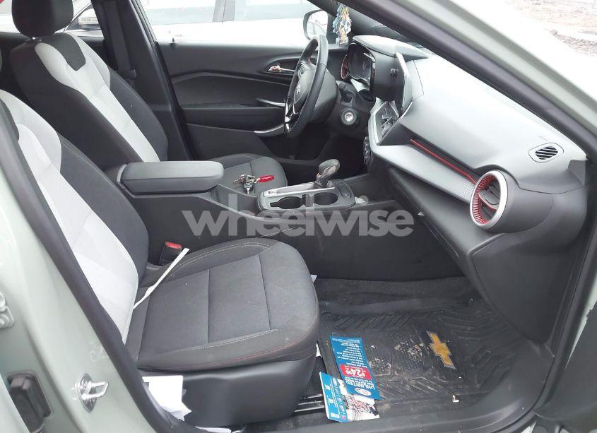 Photo 5 of 2024 Chevrolet Trax FWD 1RS (VIN KL77LGE29RC149055)