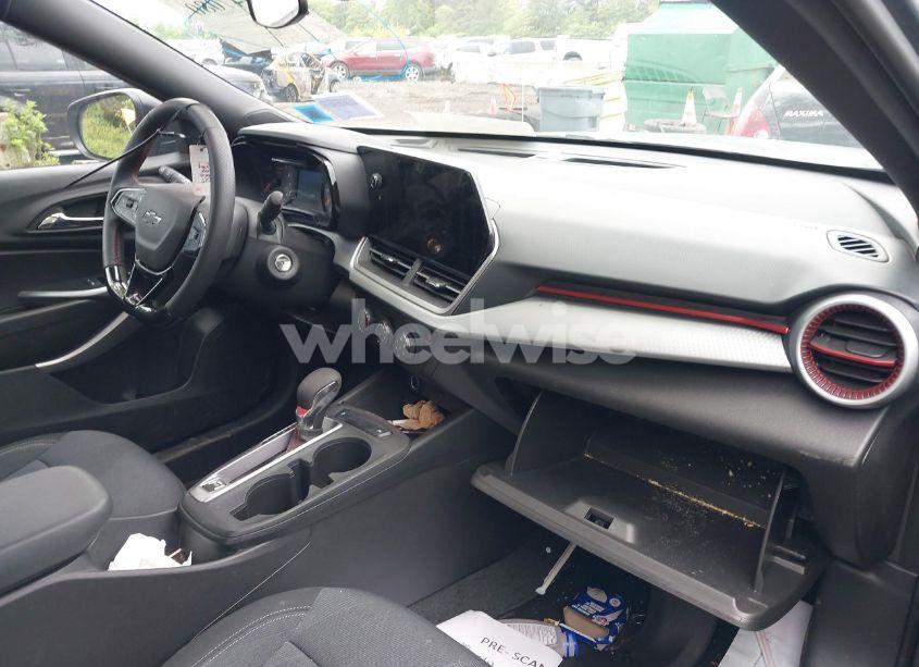 Photo 5 of 2025 Chevrolet Trax FWD 1RS (VIN KL77LGEP1SC127424)