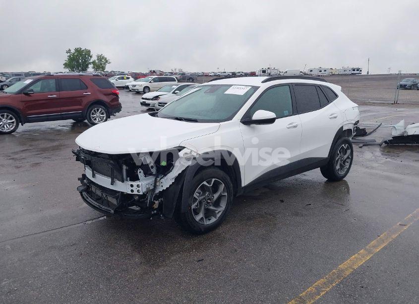 Photo 2 of 2024 Chevrolet Trax FWD LT (VIN KL77LHE20RC128889)