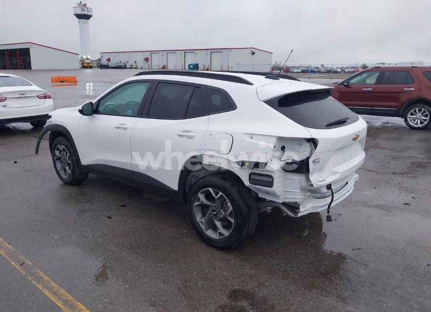 Photo 3 of 2024 Chevrolet Trax FWD LT (VIN KL77LHE20RC128889)