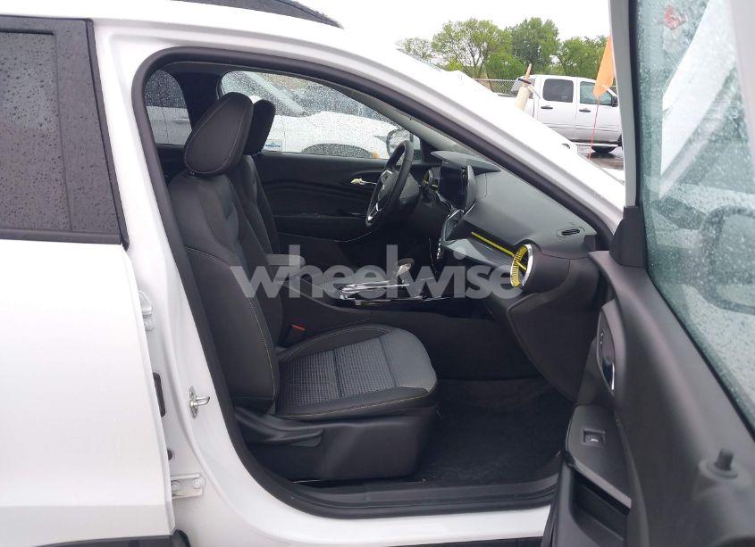 Photo 5 of 2024 Chevrolet Trax FWD LT (VIN KL77LHE20RC128889)