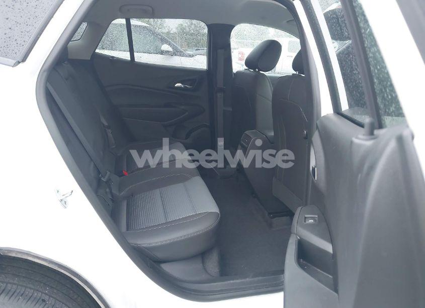 Photo 8 of 2024 Chevrolet Trax FWD LT (VIN KL77LHE20RC128889)