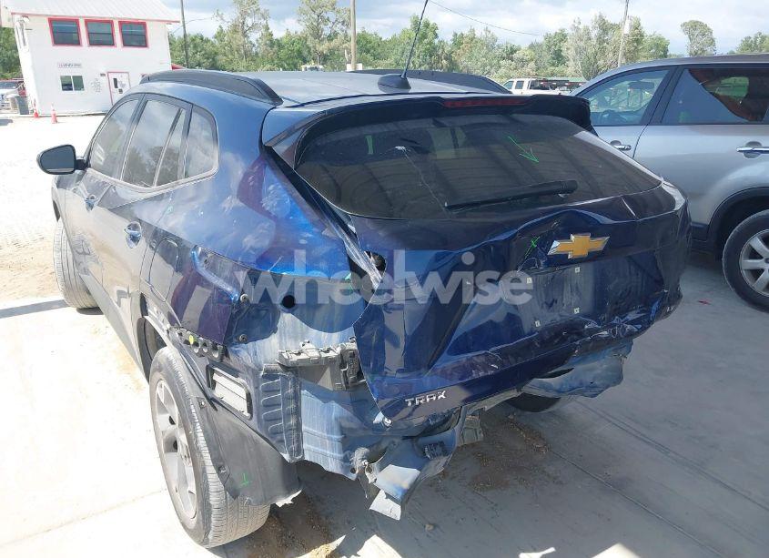 Photo 3 of 2024 Chevrolet Trax FWD LT (VIN KL77LHE21RC059887)